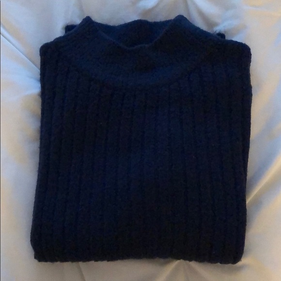 Sweater - Picture 2 of 6